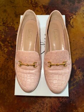The Katherine H dusty rose patent leather croc loafer from Luna Selene size 38.5